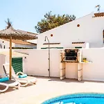 Ingrid Villa Cala en Forcat